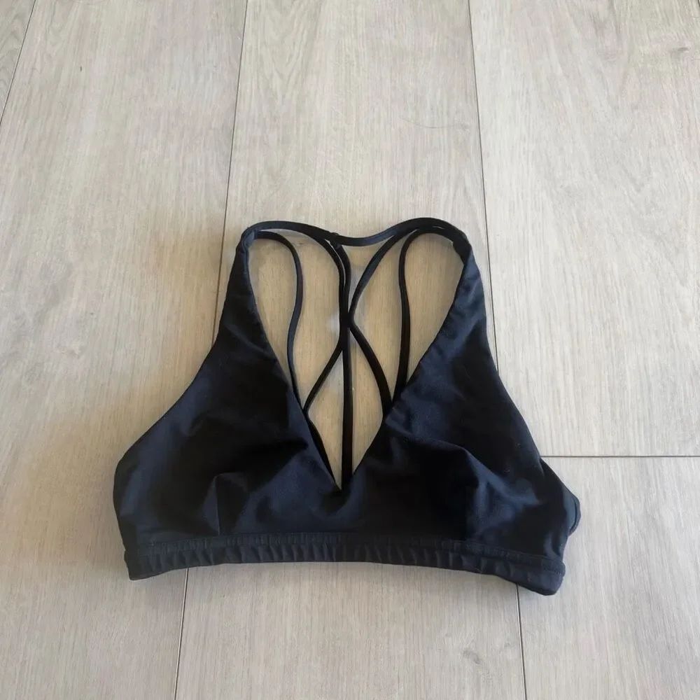 Lululemon women’s black sports bra size 6